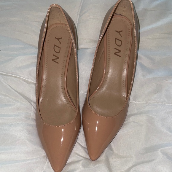 YDN Women's Nude Patent 2” Kitten Heels - Picture 1 of 5